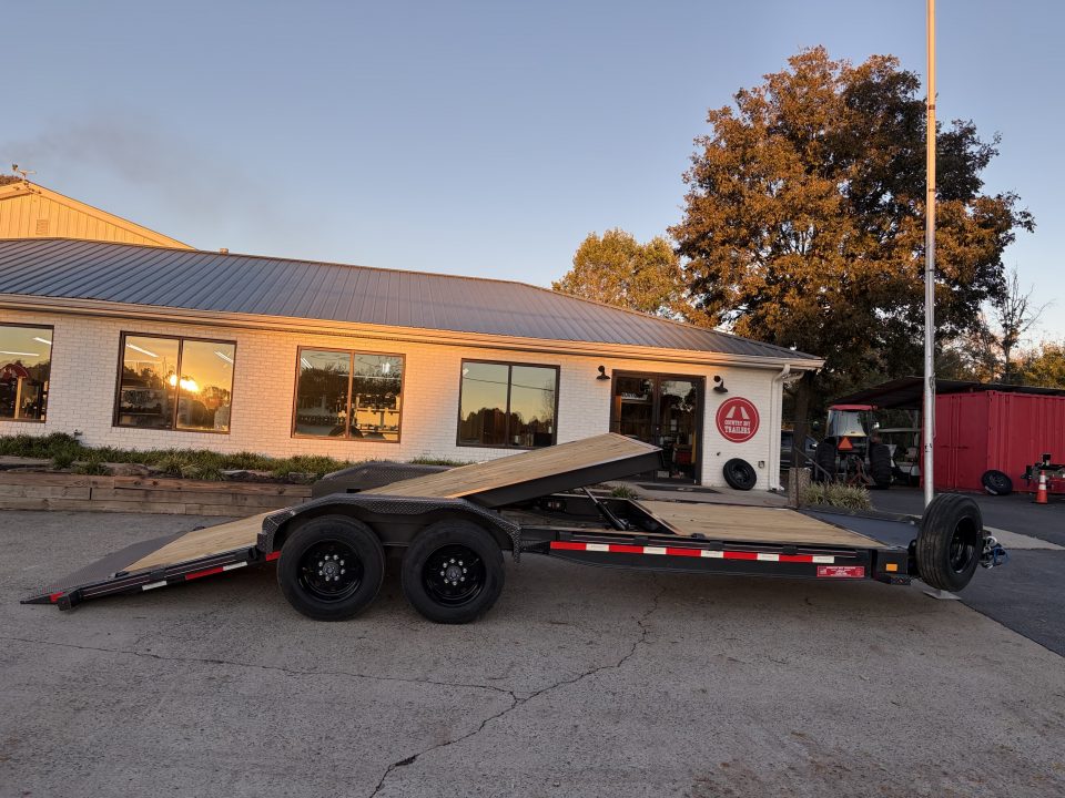 New 2027 Diamond C 82x22' Equipment, 16' Tilt, 6' Stationary HDT210