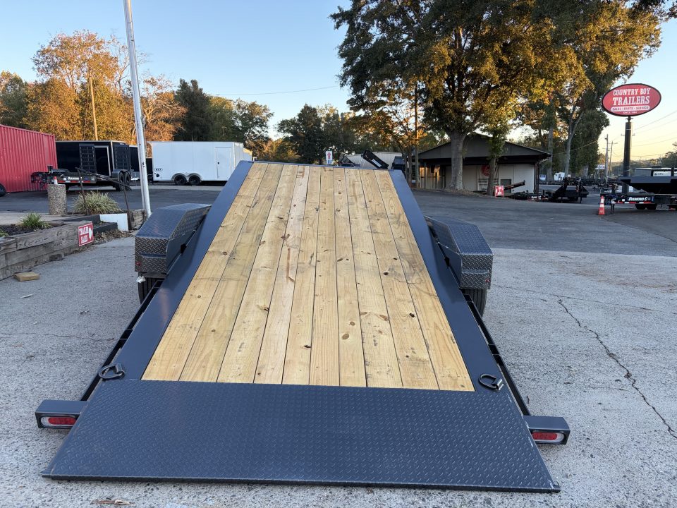 New 2027 Diamond C 82x22' Equipment, 16' Tilt, 6' Stationary HDT210