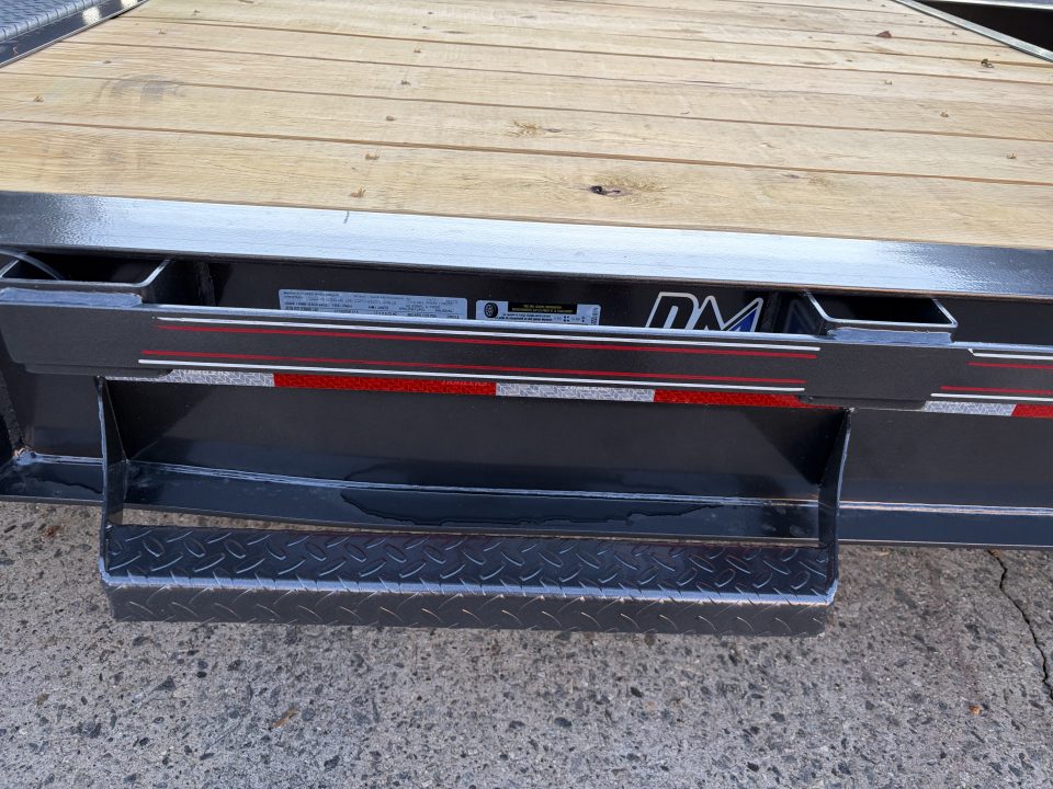 New 2027 Diamond C 82x22' Equipment, 16' Tilt, 6' Stationary HDT210