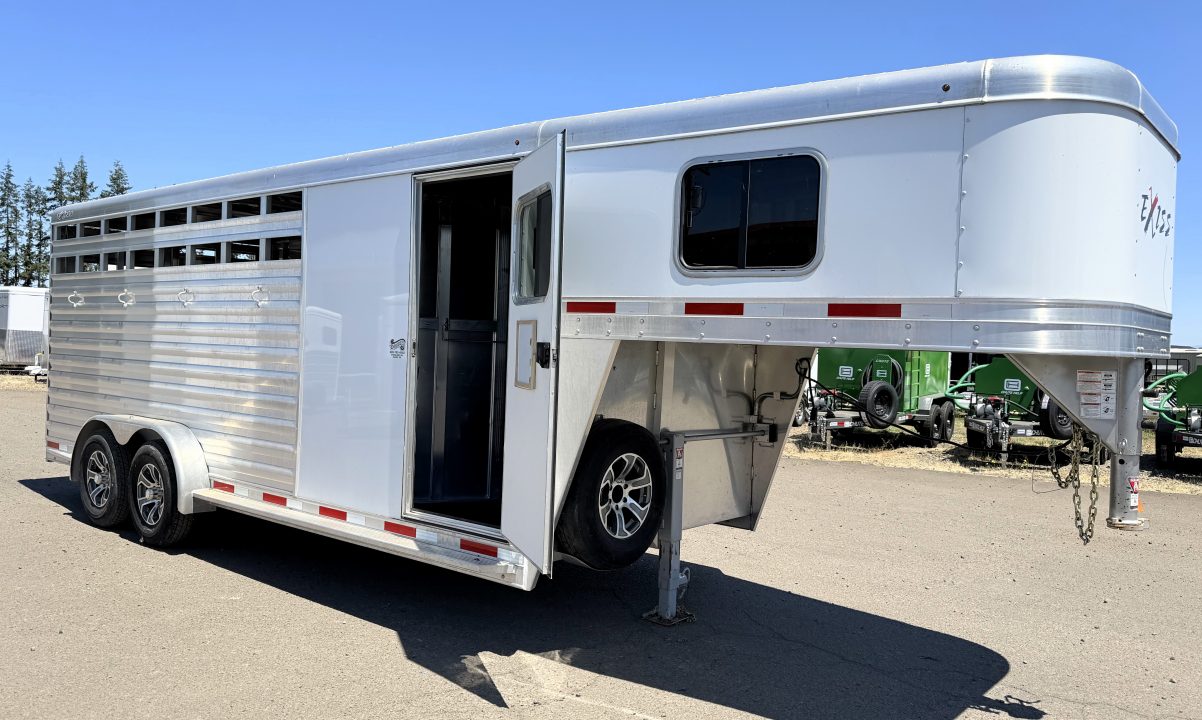 Used 2022 Exiss Trailer 4 Horse Gooseneck Slant Load GREAT CONDITION
