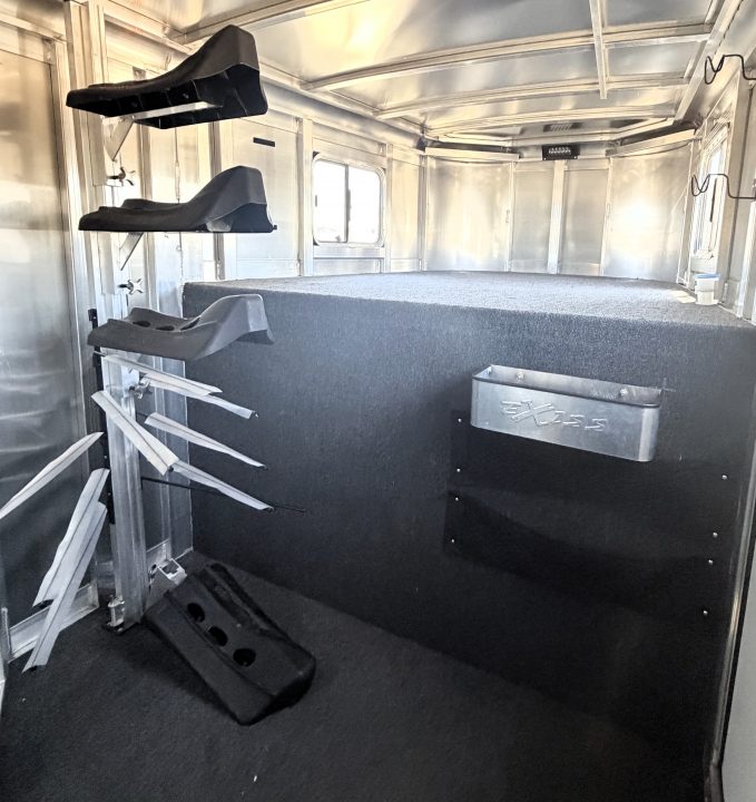 Used 2022 Exiss Trailer 4 Horse Gooseneck Slant Load GREAT CONDITION