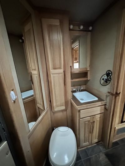 Used 2004 4-Star Trailers 4H 12' LQ Horse Trailer