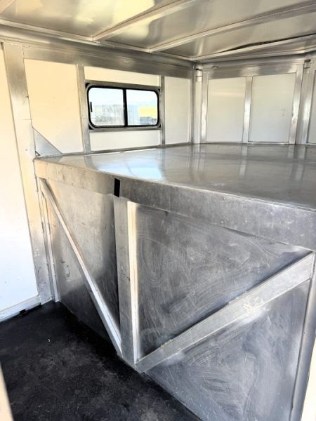 Used 2005 SilverLite Freedom 4 Horse Gooseneck Trailer