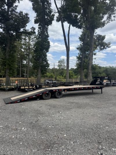 New 2026 Diamond C 35' Gooseneck, Hydraulic Dove & Jacks FMAX212HDT