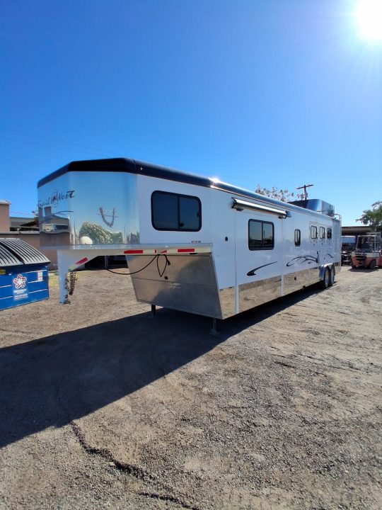 Used 2019 Trails West CLASSIC ALUMINUM 3H 16'LQ W/ SLIDE Horse Trailer