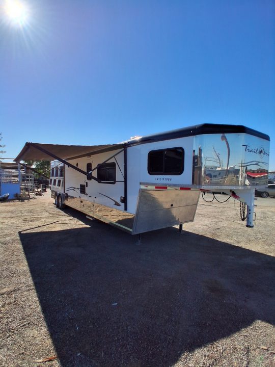 Used 2019 Trails West CLASSIC ALUMINUM 3H 16'LQ W/ SLIDE Horse Trailer