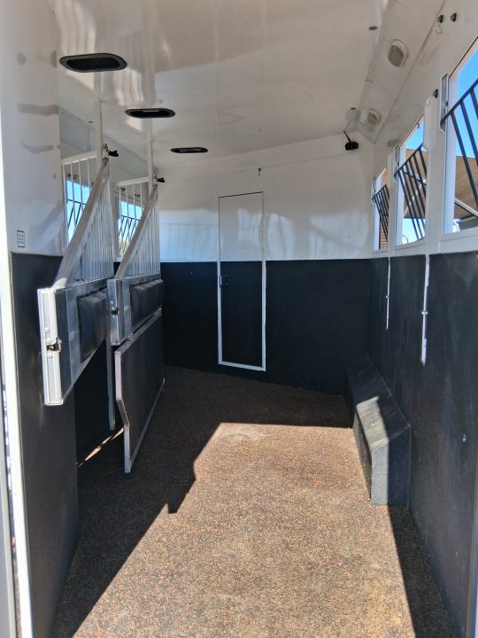 Used 2019 Trails West CLASSIC ALUMINUM 3H 16'LQ W/ SLIDE Horse Trailer