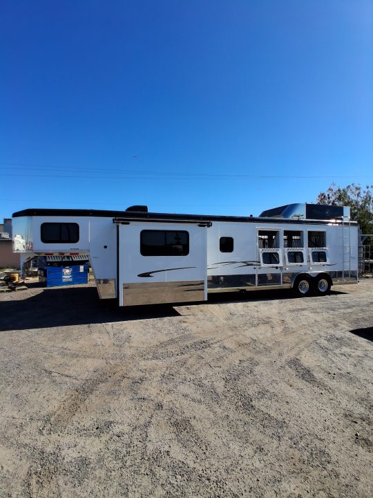 Used 2019 Trails West CLASSIC ALUMINUM 3H 16'LQ W/ SLIDE Horse Trailer
