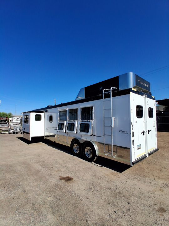 Used 2019 Trails West CLASSIC ALUMINUM 3H 16'LQ W/ SLIDE Horse Trailer