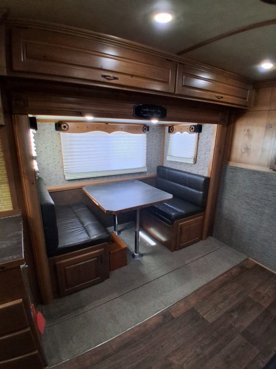Used 2019 Trails West CLASSIC ALUMINUM 3H 16'LQ W/ SLIDE Horse Trailer