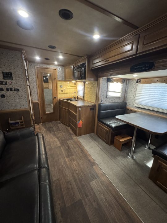 Used 2019 Trails West CLASSIC ALUMINUM 3H 16'LQ W/ SLIDE Horse Trailer