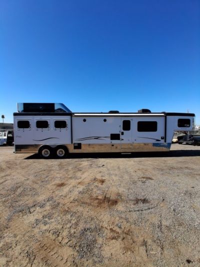 Used 2019 Trails West CLASSIC ALUMINUM 3H 16'LQ W/ SLIDE Horse Trailer