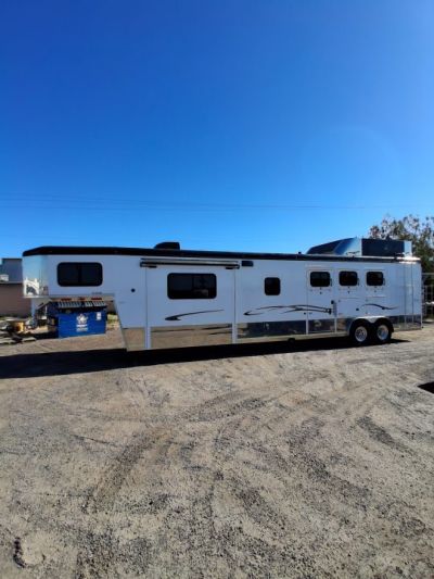 Used 2019 Trails West CLASSIC ALUMINUM 3H 16'LQ W/ SLIDE Horse Trailer