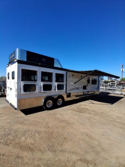 Used 2019 Trails West CLASSIC ALUMINUM 3H 16'LQ W/ SLIDE Horse Trailer