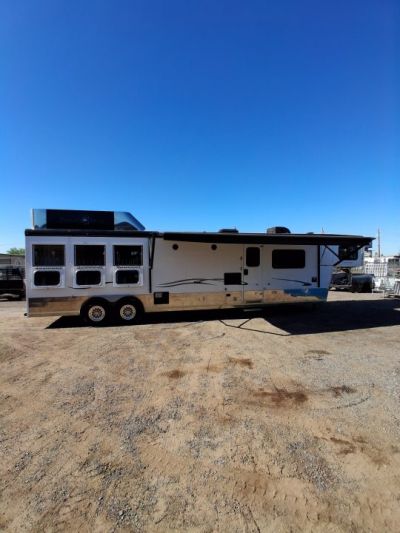 Used 2019 Trails West CLASSIC ALUMINUM 3H 16'LQ W/ SLIDE Horse Trailer