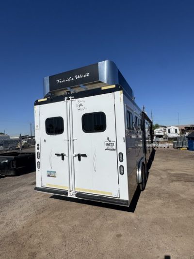Used 2019 Trails West CLASSIC ALUMINUM 3H 16'LQ W/ SLIDE Horse Trailer