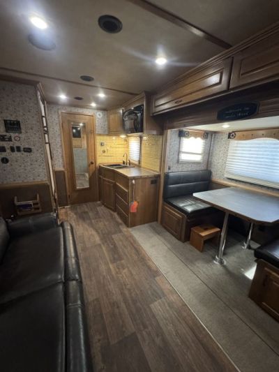 Used 2019 Trails West CLASSIC ALUMINUM 3H 16'LQ W/ SLIDE Horse Trailer
