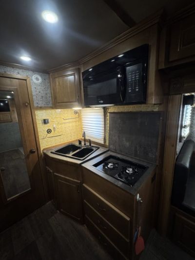 Used 2019 Trails West CLASSIC ALUMINUM 3H 16'LQ W/ SLIDE Horse Trailer