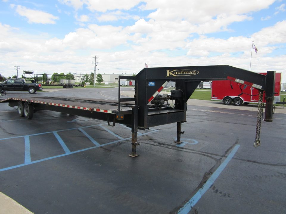Used 2017 Kaufman Trailers 8 x 34 Gooseneck Car Hauler Deckover Trailer 16K / Winch
