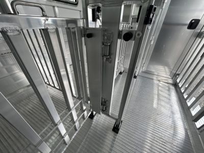 New 2027 Cimarron Showstar 050 Bumperpull Pen System