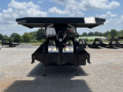 New 2027 MAXXD 102"X32' 30K Hydraulic Dovetail Gooseneck Trailer