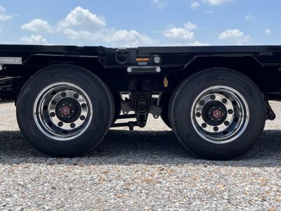 New 2027 MAXXD 102"X32' 30K Hydraulic Dovetail Gooseneck Trailer