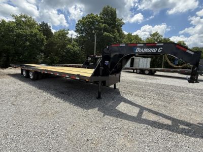 New 2026 Diamond C FMAX 212 32’ Flatbed Trailer, PACESETTER EDITION, LITHIUM BATTERY,DISC BRAKES, HYD JACKS AND DOVETAIL, 17.5 ALUMINUM OUTER WHEELS