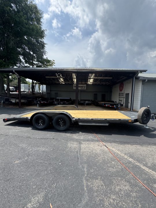 New 2027 Diamond C 18X83 Car Hauler, w/dove & ramps GTF235