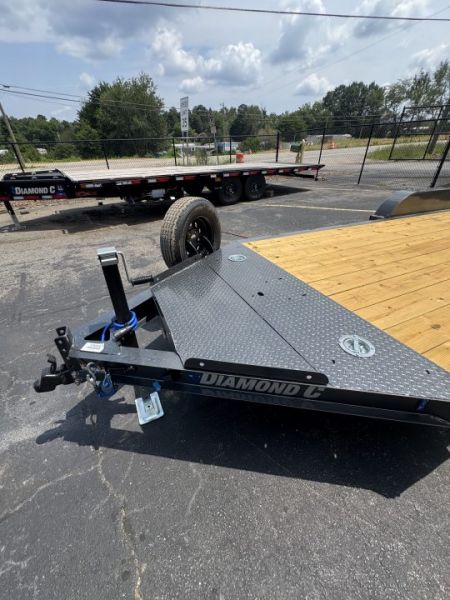 New 2027 Diamond C 18X83 Car Hauler, w/dove & ramps GTF235