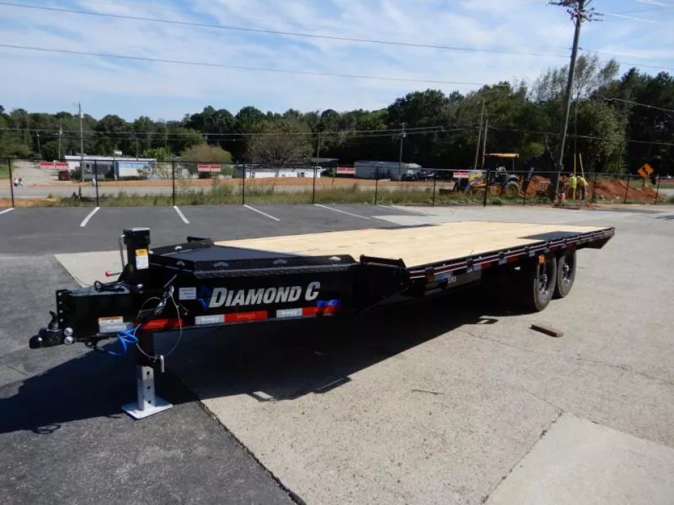 New 2026 Diamond C 20' Deckover Equipment, Slide-in Ramps DEC207