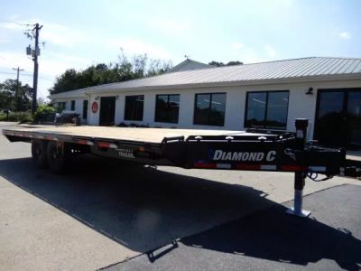 New 2026 Diamond C 20' Deckover Equipment, Slide-in Ramps DEC207