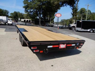 New 2026 Diamond C 20' Deckover Equipment, Slide-in Ramps DEC207