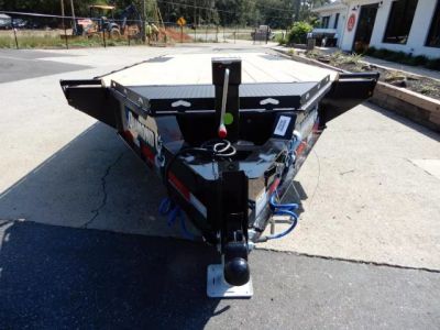 New 2026 Diamond C 20' Deckover Equipment, Slide-in Ramps DEC207