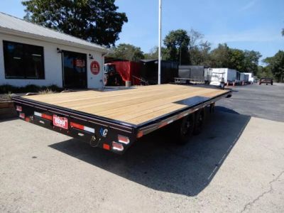 New 2026 Diamond C 20' Deckover Equipment, Slide-in Ramps DEC207
