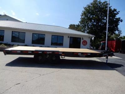 New 2026 Diamond C 20' Deckover Equipment, Slide-in Ramps DEC207