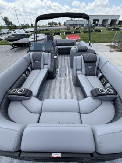 New 2026 Bennington 23 RSB TRITOON Pontoon Boat