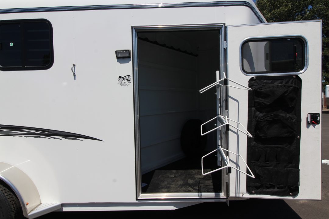 New 2027 Thuro-Bilt Liberty Extra Tall - Large Adjustable Stalls - 3 Horse Trailer - Swing out saddle rack