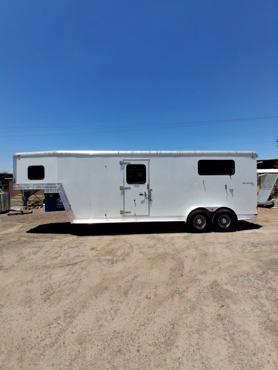 Used 2004 Kiefer Manufacturing 2+1 GOOSENECK Horse Trailer