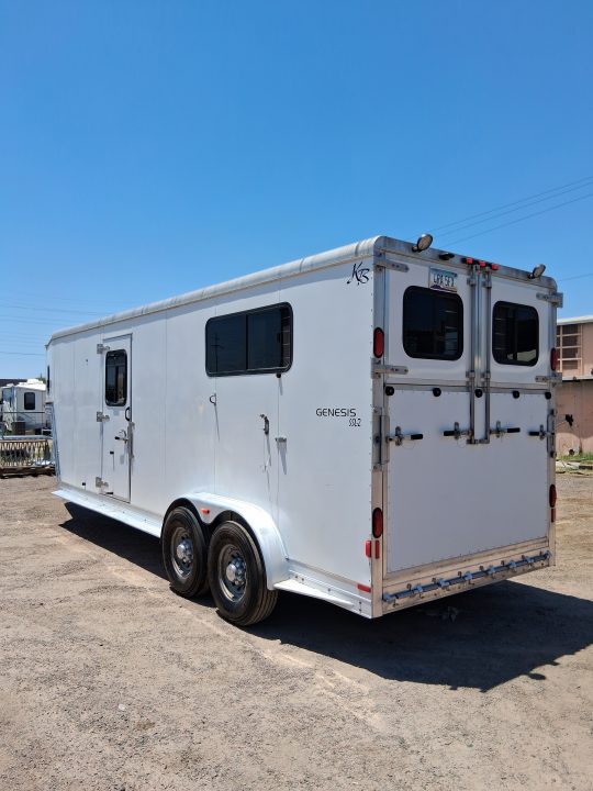 Used 2004 Kiefer Manufacturing 2+1 GOOSENECK Horse Trailer
