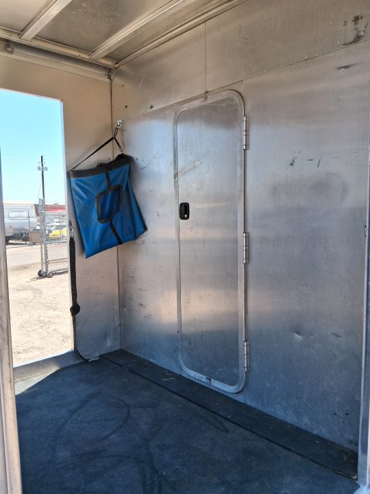 Used 2004 Kiefer Manufacturing 2+1 GOOSENECK Horse Trailer