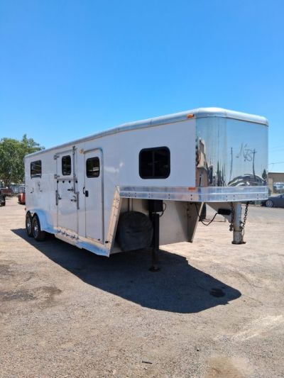 Used 2004 Kiefer Manufacturing 2+1 GOOSENECK Horse Trailer