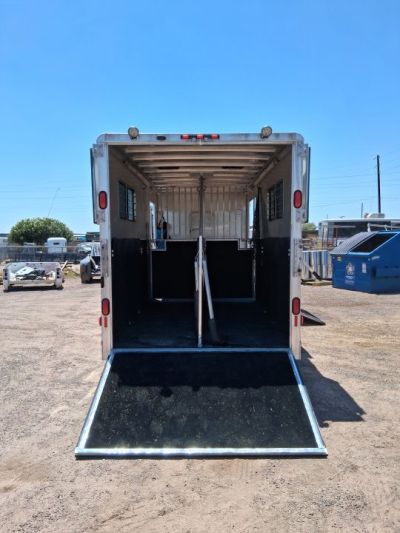Used 2004 Kiefer Manufacturing 2+1 GOOSENECK Horse Trailer