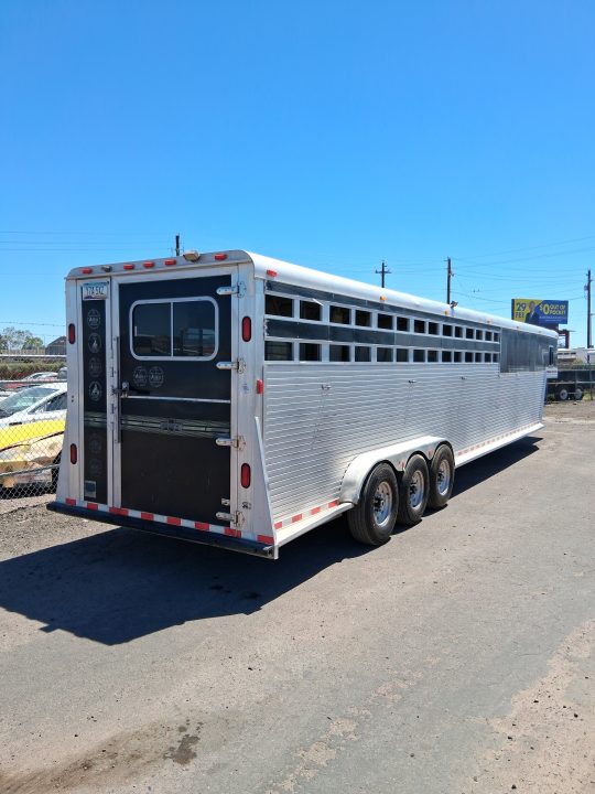 Used 2003 Sidekick 7H TRAINER Horse Trailer
