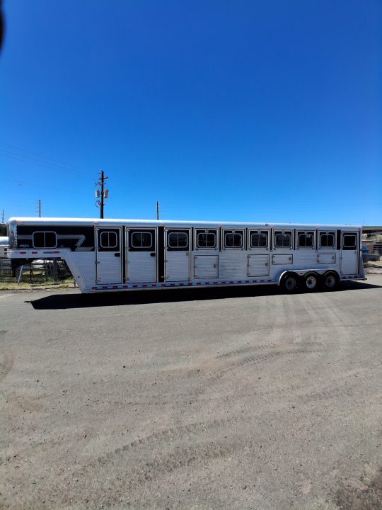 Used 2003 Sidekick 7H TRAINER Horse Trailer
