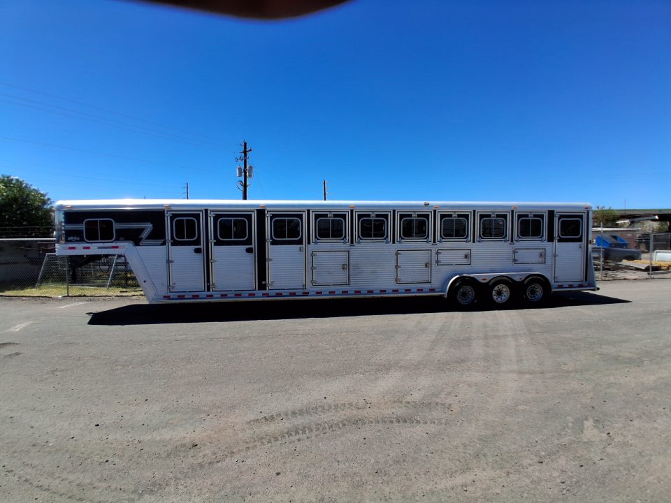 Used 2003 Sidekick 7H TRAINER Horse Trailer
