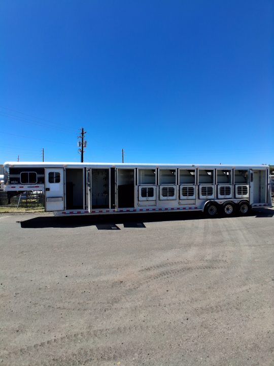 Used 2003 Sidekick 7H TRAINER Horse Trailer