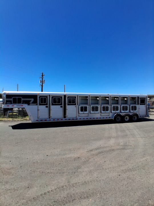 Used 2003 Sidekick 7H TRAINER Horse Trailer