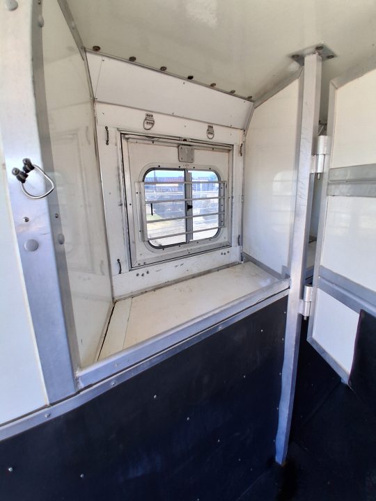 Used 2003 Sidekick 7H TRAINER Horse Trailer
