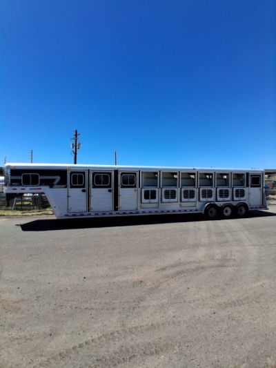 Used 2003 Sidekick 7H TRAINER Horse Trailer