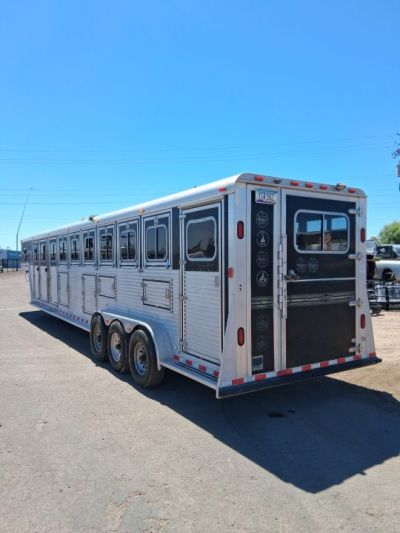 Used 2003 Sidekick 7H TRAINER Horse Trailer